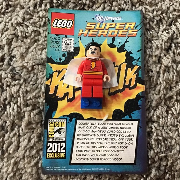LEGO DC SHAZAM MINI FIGURE 2012 SDCC ULTRA RARE - Picture 2 of 6